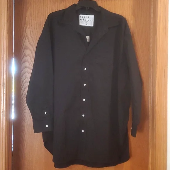 FRANK AND EILEENMACKENZIEONE SIZEBUTTONUPSHIRT